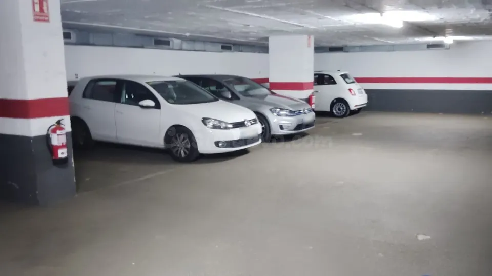 Parking 8m² en alquiler - Barcelona