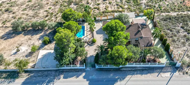 Chalet con parcela de 3.000m2, en paraje La Matanza — 29