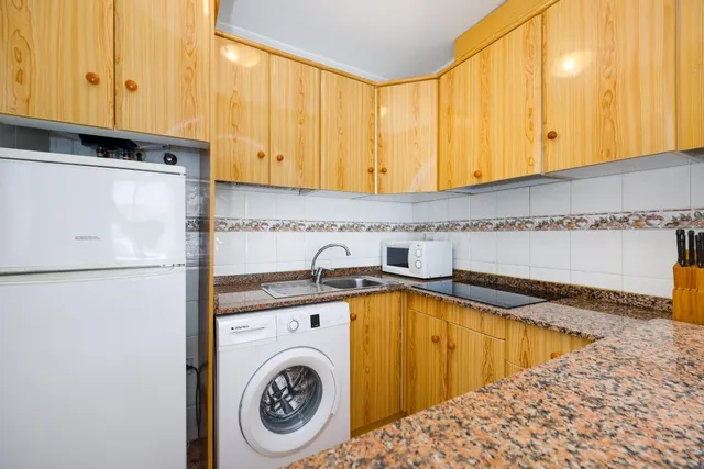 Apartamento de 1 dormitorio con orientación este en el centro de Torrevieja!!! — 5