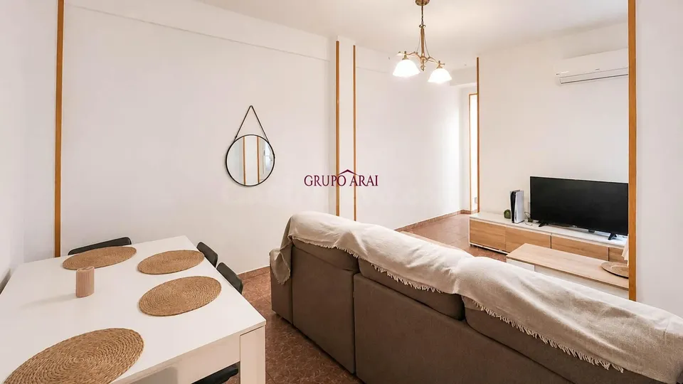 Se vende piso en calle Valencia