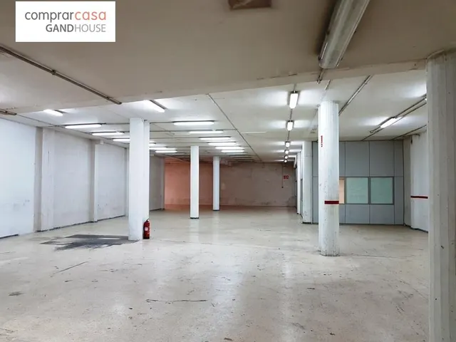 Fantástico Local en Esplugues de Llobregat — 14