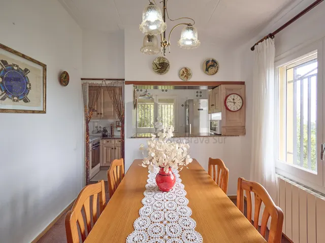 El encanto de Serra Brava: casa con jardín, terrazas y acceso independiente a la planta superior — 6