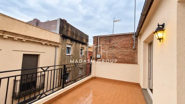 Vivienda con terraza detrás de la iglesia de Reus — 12