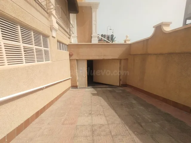 Apartamento reformado en segunda linea de playa  con vistas al mar en Guardamar del Segura — 30