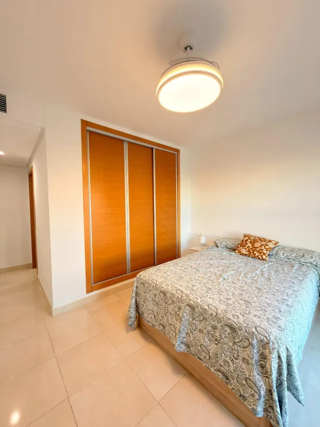 Estupendo piso para entrar a vivir. Zona Benisaudet. — 28