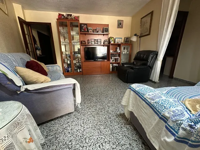 AMPLIO PISO EN ZONA CENTRO JAIME 1º — 4