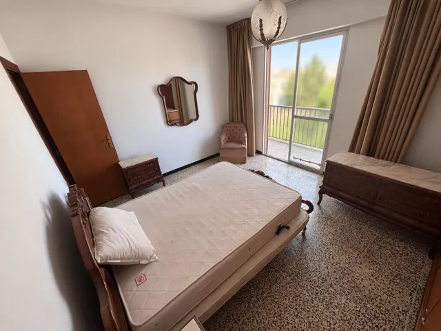 Amplio piso de 3 habitaciones, techo libre y dos balcones en Pòrtol — 6