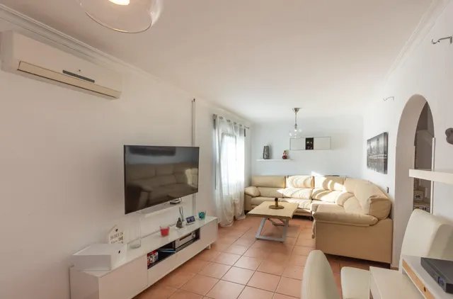 Chalet Semi Adosado. Piscina y Jardín Privados. — 47