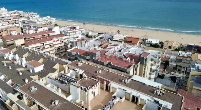 Piso renovado a pocos metros de la playa en la mejor área de Guardamar del Segura. — 28