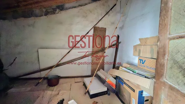 CASA PARA REFORMAR EN EL CENTRO DE RAMALES DE LA VICTORIA. — 35