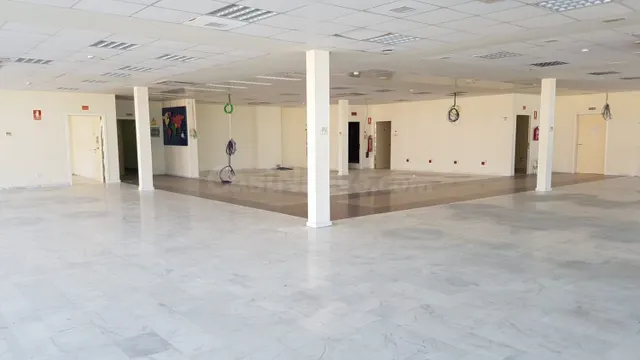 OFICINA DISPONIBLE EN ZONA SANTA JUSTA - AEROPUERTO - foto 4