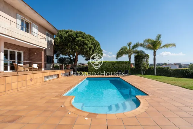 Villa exclusiva con doble parcela y vistas al mar - foto 4