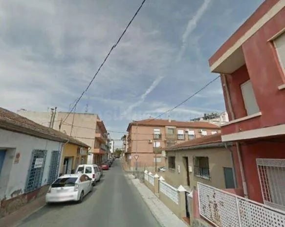 SE VENDE casa adosada OKUPA en C Calle Fe 40 de Murcia - foto 4