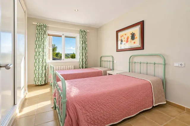 Exclusivo unifamiliar con jardín y piscina en Sant Marçal — 10