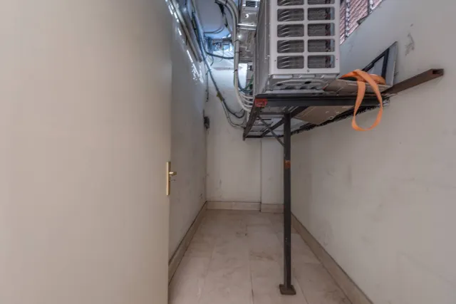 Local comercial de 200 m2 en Rafael Cabrera – Gran visibilidad y salida a dos calles — 21