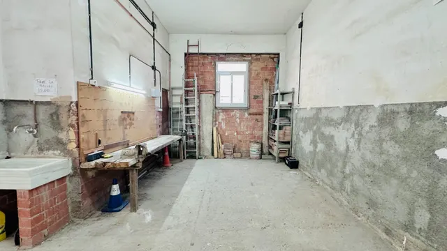 Local diáfano con acceso para vehículos en Terrassa — 3