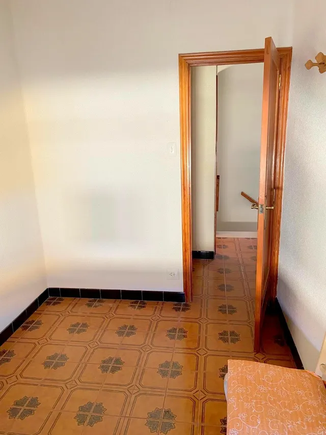 AMPLIA VIVIENDA CON PATIO Y GARAJE — 16