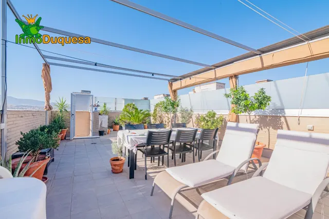Ático duplex con terraza de 61 m2, plaza de aparcamiento, tr - foto 2