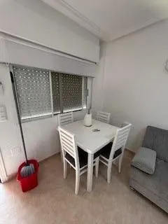 Acogedor Apartamento de 2 habitaciones con Piscina Comunitaria en Alquiler — 13