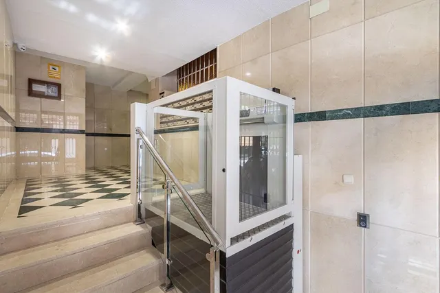 Piso reformado en Avenida Barcelona - Granada — 18