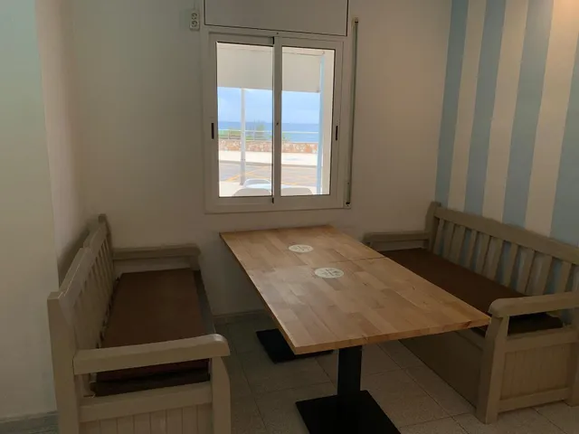 Heladería frente al mar en L’Ametlla de Mar: traspaso 38.000 €, equipada y en funcionamiento — 17