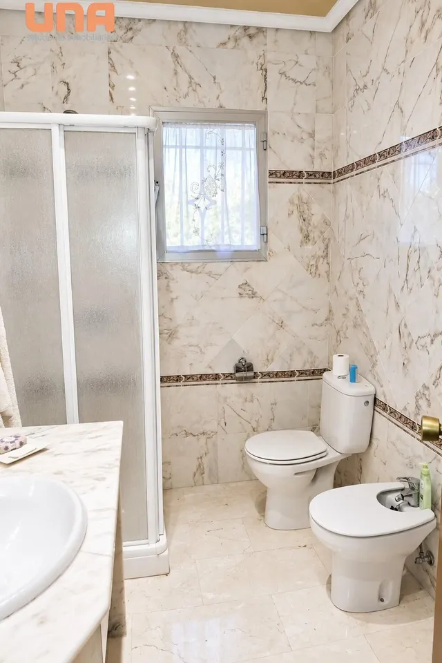 Chalet con parcela Urbana en Santa Maria de Trasierra (pueblo) — 28