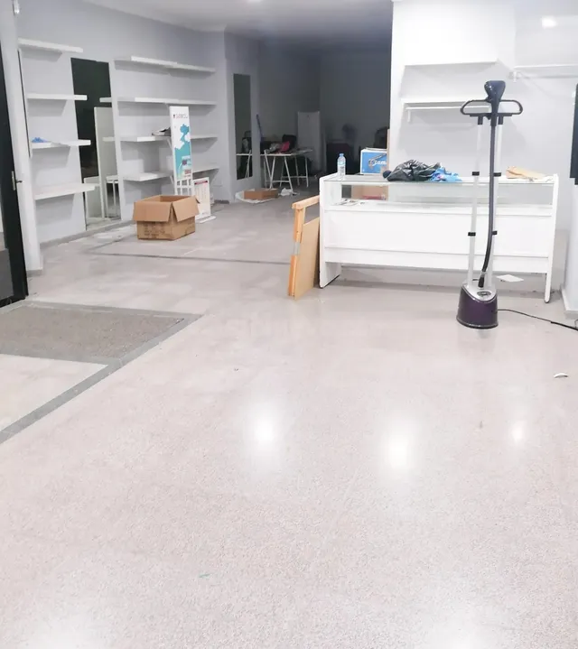 BAJO COMERCIAL CON POSIBILIDAD DE VIVIENDA EN VENTA — 2