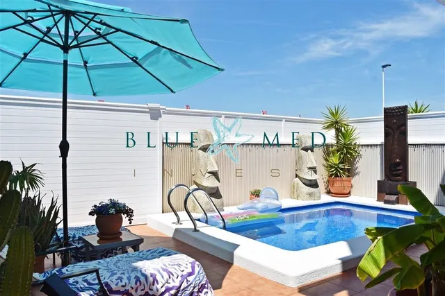 CHALET EXCLUSIVO CON PISCINA PRIVADA Y VISTAS AL MAR EN MAR 