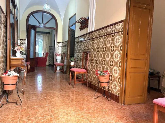 CASA ENTERA CON COCHERA - foto 2
