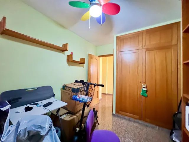 Espaciosa vivienda de 4 habitaciones y 2 baños rodeado de todos los servicios — 42