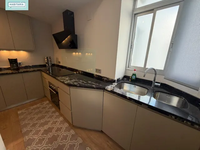 Alquiler vivienda de temporada, maximo 11 meses con vistas despejadas al mar, opcion parking — 12