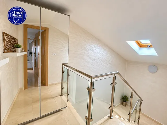 **se vende casa en Oviedo** — 38