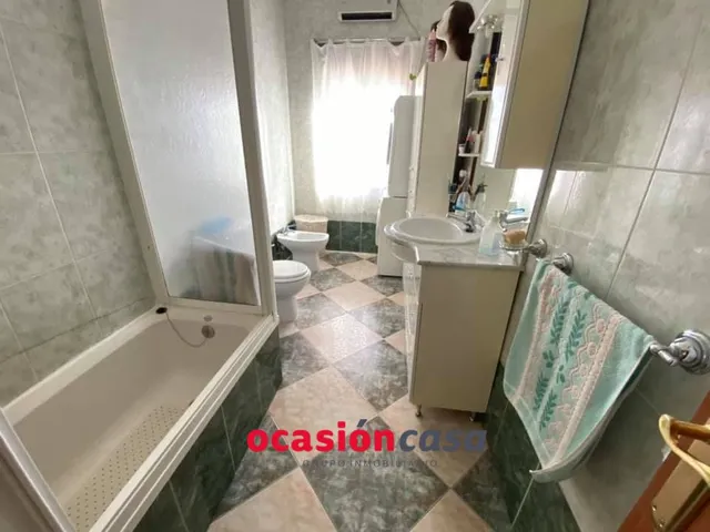 Espectacular parcela con casa, piscina y olivos — 32
