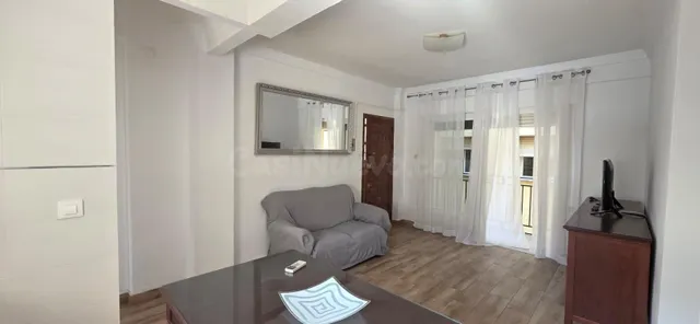 Piso totalmente reformado zona El Paraiso - foto 4