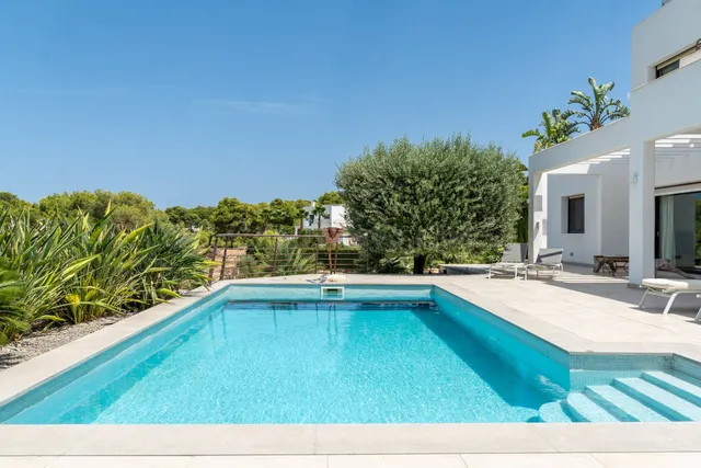 Se vende villa moderna con piscina privada climatizada en Já - foto 2