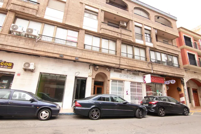 LOCAL COMERCIAL EN VENTA EN CALLE BENIGAFULL — 2