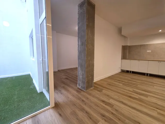 A la venta estupenda oficina reformada en el Paseo de Tomás Morales — 6