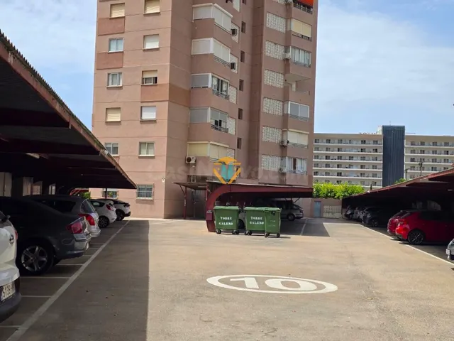 APARTAMENTO CON PARKING Y PISCINA CERCA DE PLAYA LEVANTE! — 4