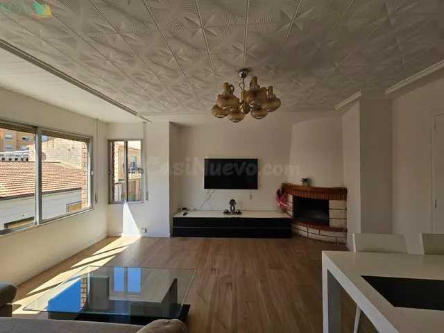 SE VENDE PRIMER PISO CON ASCENSOR Y LOCAL PRIVADO EN EL BARR - foto 2