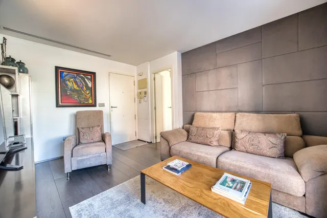 Ático con gran terraza y solárium privado en el corazón de Alicante — 33
