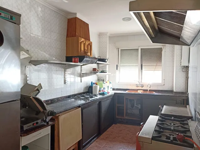 Casa Independiente con Local Comercial y Garaje en el Corazó - foto 2
