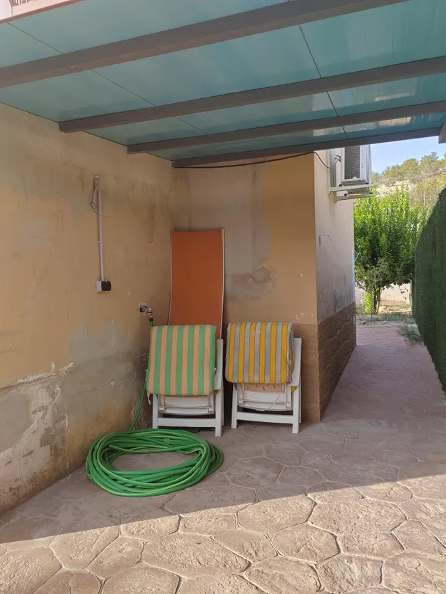 SE VENDE CHALET EN ZONA ANTIGUA CARRETERA DE GRANADA — 31
