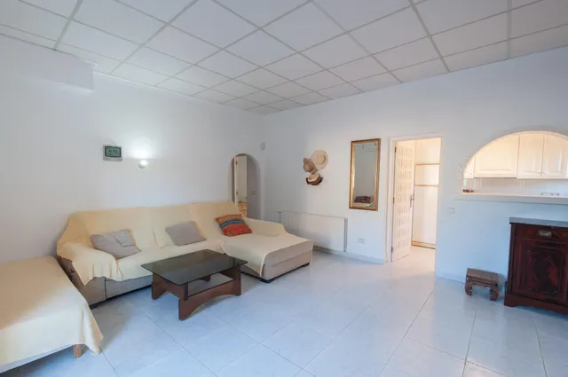 Amplia villa con vistas panorámicas al mar y pista de tenis privada en Calpe — 14