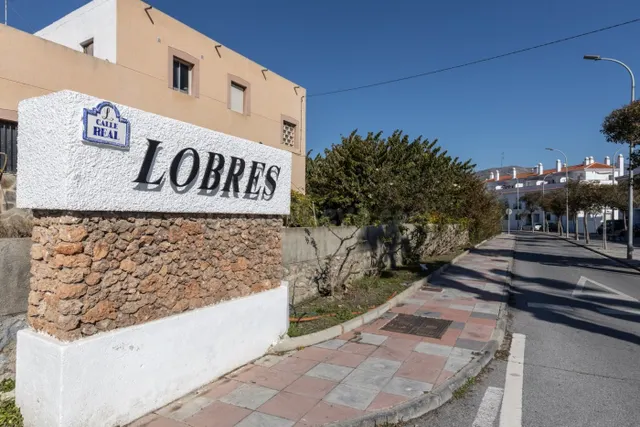 Magnifico solar en Lobres para construirte la casa de tus su