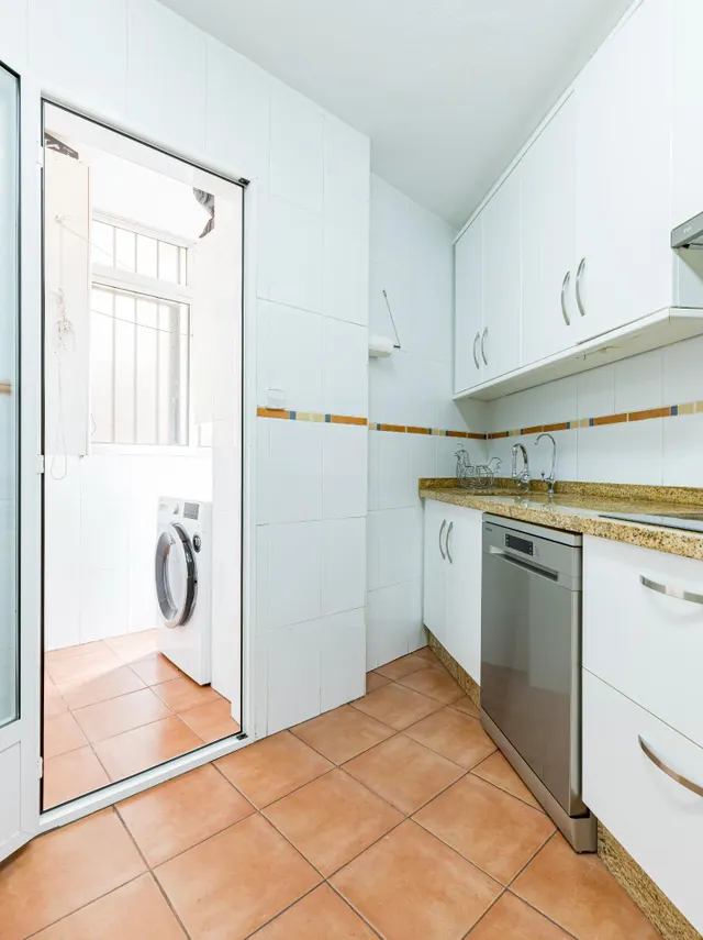 Vivienda de 3 dormitorios con terraza en calle del Pilar, centro de Murcia. — 6