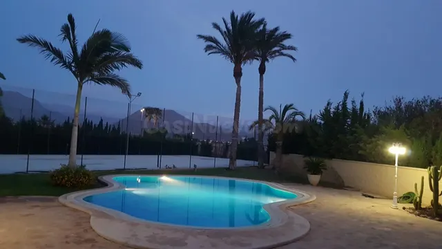 CHALET CON PISCINA Y CANCHA DE TENNIS - foto 3