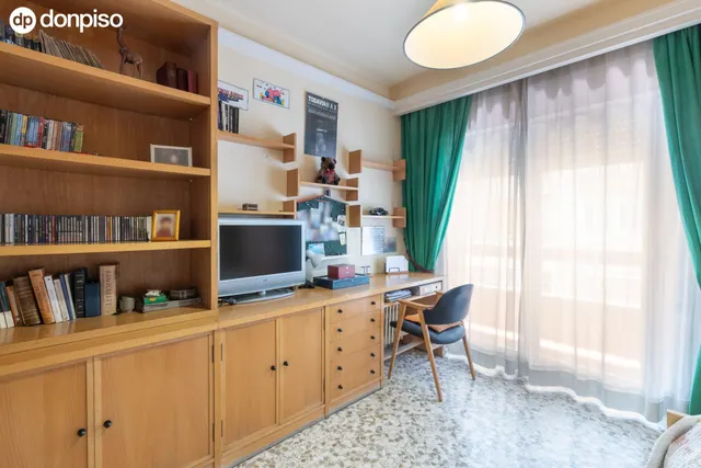 Amplia vivienda en pleno centro de Granada — 26
