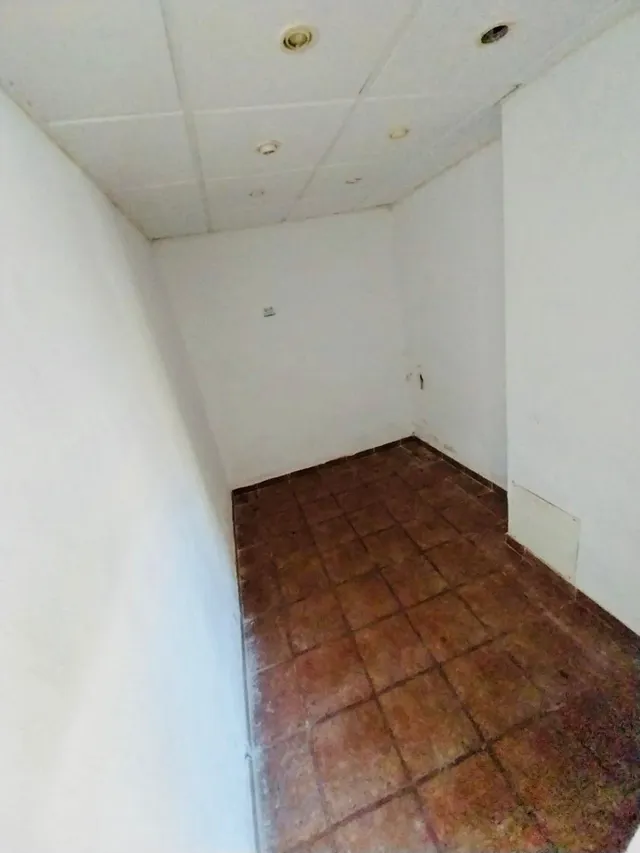 Se vende negocio de restauración en fantástica ubicación — 31
