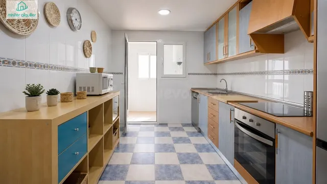 UN BALCÓN AL MEDITERRÁNEO EN LA PLANTA 17 — 7