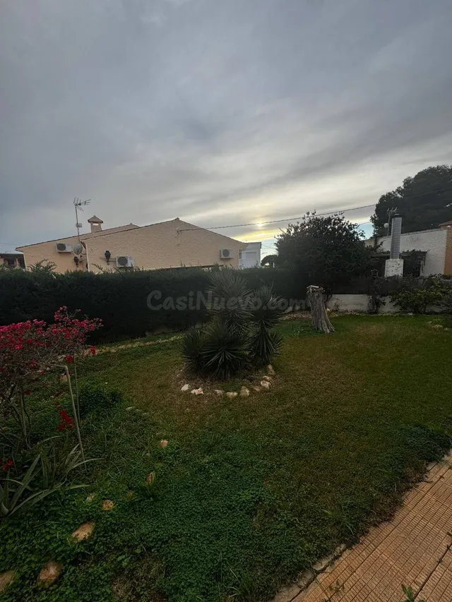 CHALET INDEPENDIENTE CON CASA DE INVITADOS EN LOS URRUTIAS – - foto 4
